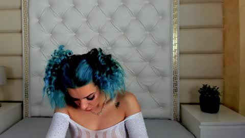 Snapshot of summer_quinn_ chatting on December 17, 6:02 am Deea online show from December 17, 6:02 am