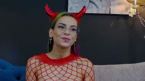 Snapshot of summer_quinn_ chatting on January 22, 12:17 pm Deea online show from January 22, 12:17 pm