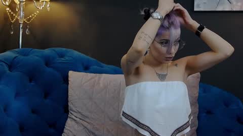 Snapshot of summer_quinn_ chatting on February 4, 9:49 am Deea online show from February 4, 9:49 am