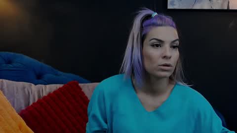 Snapshot of summer_quinn_ chatting on February 5, 5:52 am Deea online show from February 5, 5:52 am