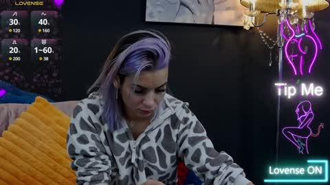 Snapshot of summer_quinn_ chatting on February 8, 6:22 am Deea online show from February 8, 6:22 am