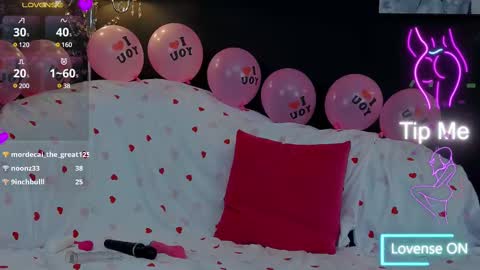 Snapshot of summer_quinn_ chatting on February 14, 12:14 pm Deea online show from February 14, 12:14 pm