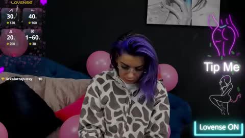 Snapshot of summer_quinn_ chatting on February 15, 3:09 am Deea online show from February 15, 3:09 am