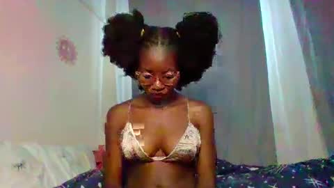 Snapshot of summerbuddy chatting on December 12, 5:10 am summerbuddy online show from December 12, 5:10 am