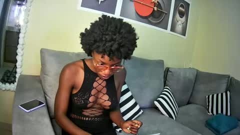 Snapshot of summerbuddy chatting on January 6, 4:47 am summerbuddy online show from January 6, 4:47 am