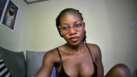 Snapshot of summerbuddy chatting on January 14, 4:57 am summerbuddy online show from January 14, 4:57 am