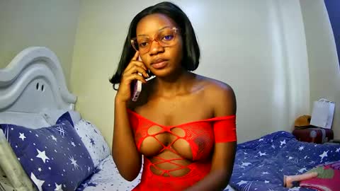 Snapshot of summerbuddy chatting on February 5, 4:59 am summerbuddy online show from February 5, 4:59 am