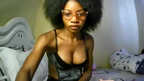 Snapshot of summerbuddy chatting on February 20, 5:01 am summerbuddy online show from February 20, 5:01 am