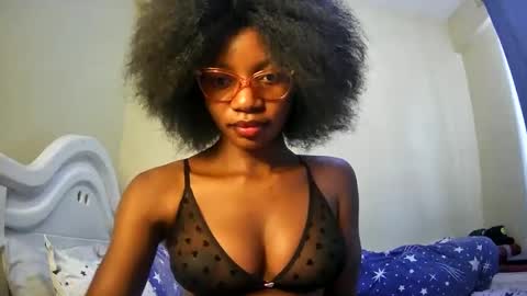 Snapshot of summerbuddy chatting on February 26, 4:47 am summerbuddy online show from February 26, 4:47 am