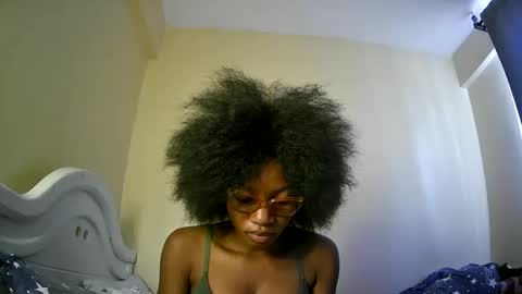 Snapshot of summerbuddy chatting on February 27, 7:44 am summerbuddy online show from February 27, 7:44 am