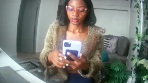 Snapshot of summerbuddy chatting on September 18, 5:42 am summerbuddy online show from September 18, 5:42 am