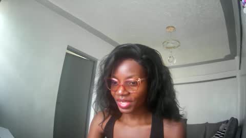 Snapshot of summerbuddy chatting on November 13, 12:15 pm summerbuddy online show from November 13, 12:15 pm