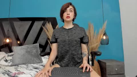 Snapshot of summerprints chatting on December 10, 7:22 pm Summer online show from December 10, 7:22 pm