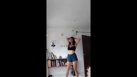 moon1 online show from April 13, 5:07 pm