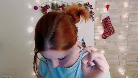 Snapshot of sun_lovely chatting on December 9, 12:12 am Alexi online show from December 9, 12:12 am