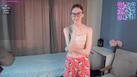 Kiki online show from April 5, 1:03 am