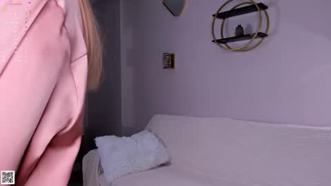 Lily online show from September 13, 1:55 pm