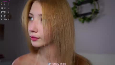 Lily online show from October 15, 2:39 pm