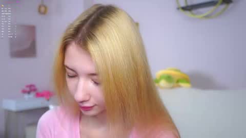 Snapshot of sunnmoonn chatting on February 12, 2:34 pm Lily online show from February 12, 2:34 pm