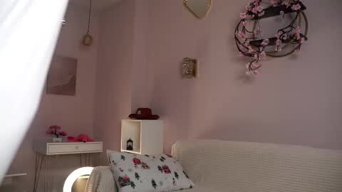 Snapshot of sunnmoonn chatting on March 14, 2:44 pm Lily online show from March 14, 2:44 pm