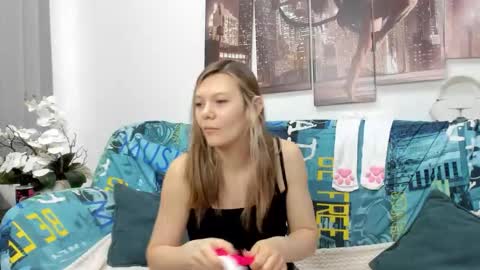 Snapshot of sunny__sammy chatting on October 12, 1:04 am Sammy online show from October 12, 1:04 am