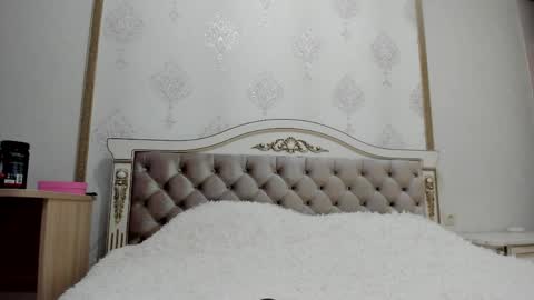 Vanessa online show from April 6, 5:30 am