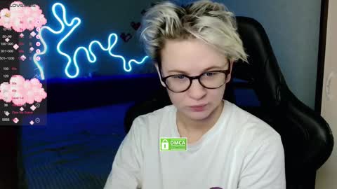 Snapshot of sunny_mood chatting on December 3, 5:37 am sunny mood online show from December 3, 5:37 am