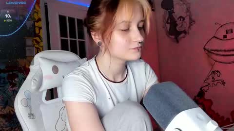 Snapshot of sunny_mouse chatting on February 12, 3:27 pm Sunny online show from February 12, 3:27 pm