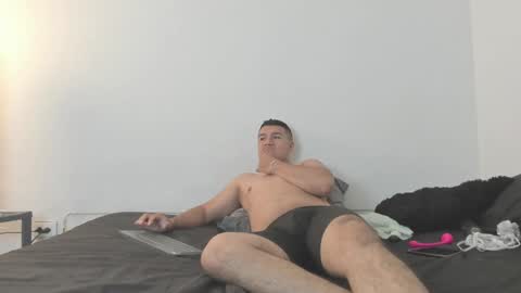 Snapshot of sunnyandevan chatting on January 19, 9:55 pm Christian Vanessa online show from January 19, 9:55 pm