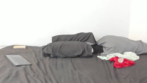 Snapshot of sunnyandevan chatting on February 1, 11:16 pm Christian Vanessa online show from February 1, 11:16 pm