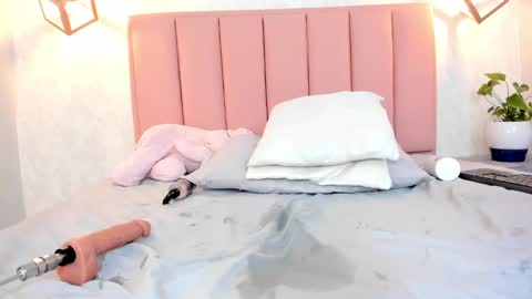  S U N N Y online show from February 7, 11:55 pm