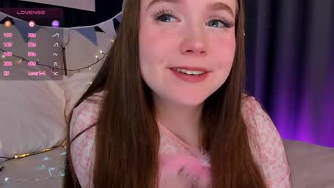 Snapshot of sunnyrisha chatting on March 11, 6:10 am Risha online show from March 11, 6:10 am