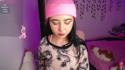 Snapshot of sunset_pienk chatting on December 12, 3:32 am Sunset online show from December 12, 3:32 am