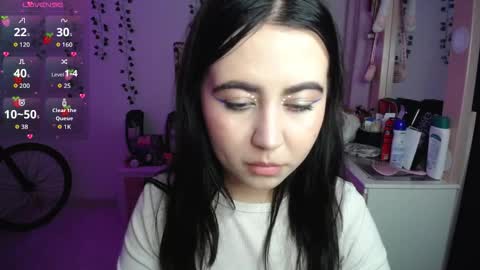 Snapshot of sunset_pienk chatting on December 1, 5:12 am Sunset online show from December 1, 5:12 am