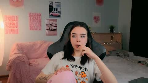 Luna online show from April 30, 7:20 pm