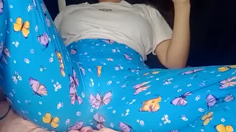 Annie online show from January 5, 11:55 pm