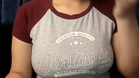 Annie online show from February 10, 10:09 pm