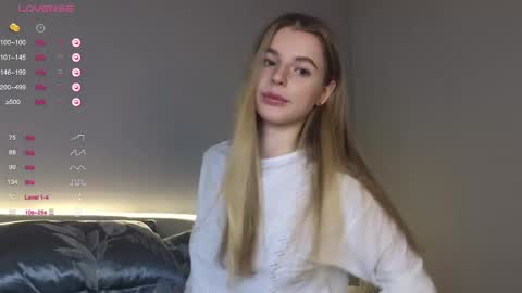 Snapshot of sunshine_diana_ chatting on February 12, 7:44 am Di online show from February 12, 7:44 am