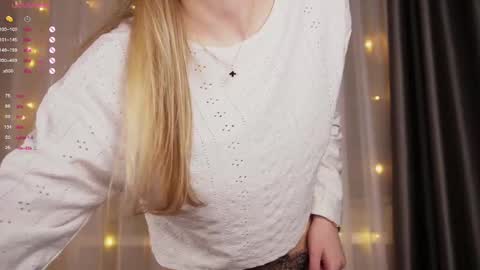 Snapshot of sunshine_diana_ chatting on February 23, 4:46 pm Di online show from February 23, 4:46 pm