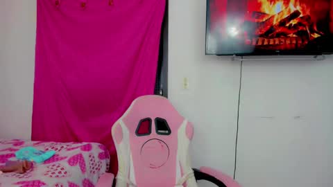 Andrea Rodriguez online show from January 31, 6:25 pm