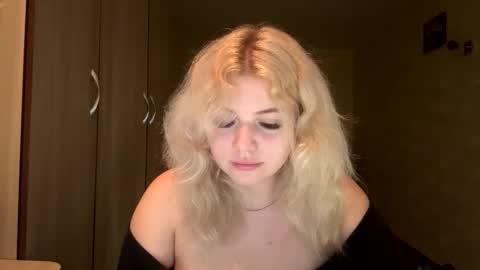 sunshinyflash online show from November 26, 5:36 pm