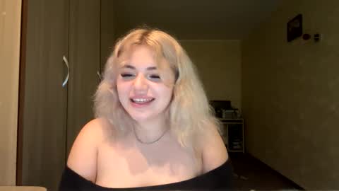 sunshinyflash online show from December 1, 4:12 pm