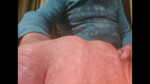 Snapshot of suntroll chatting on February 6, 8:29 am Suntroll online show from February 6, 8:29 am