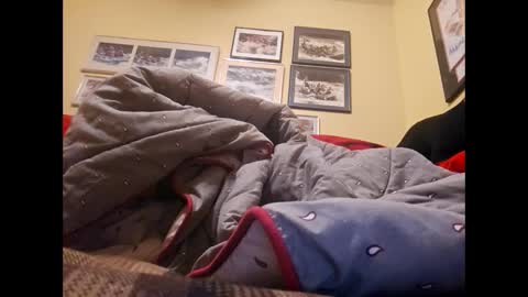 Snapshot of suntroll chatting on February 9, 11:58 am Suntroll online show from February 9, 11:58 am