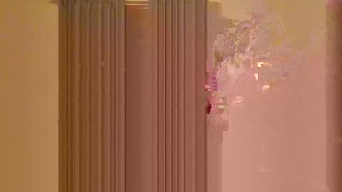 Snapshot of suntroll chatting on March 12, 3:24 am Suntroll online show from March 12, 3:24 am