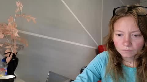 Snapshot of super_jony chatting on March 3, 5:50 pm super jony and Marta GMT 1300-1800 every day online show from March 3, 5:50 pm