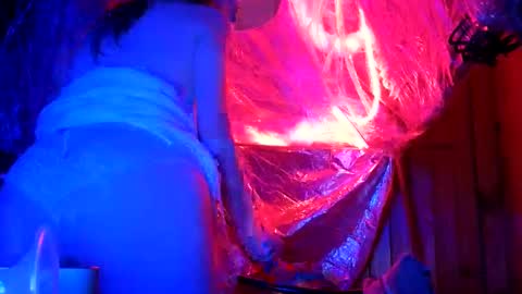 Snapshot of super_jony chatting on October 3, 4:09 am super jony and Marta GMT 1300-1800 every day online show from October 3, 4:09 am