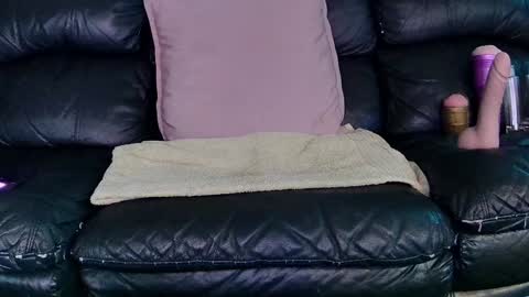 Snapshot of superduty5speed chatting on January 5, 8:10 pm Thomas online show from January 5, 8:10 pm