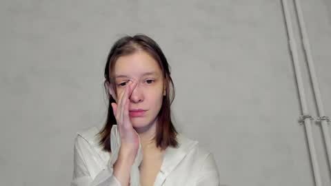 Una online show from March 26, 12:17 am