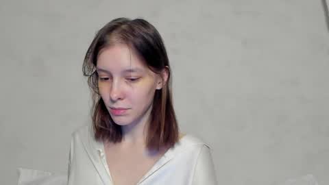 Una online show from April 6, 8:32 pm